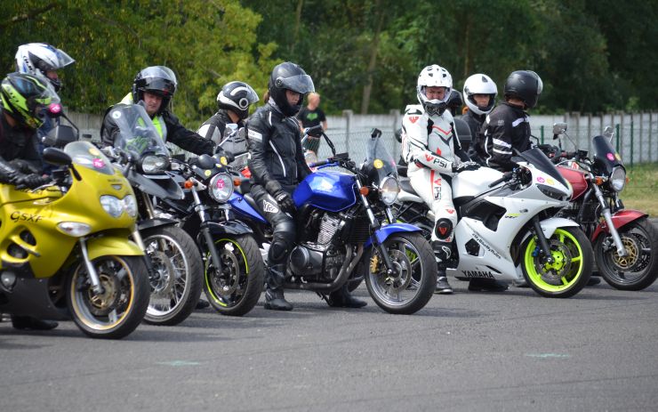 Bezplatný kurz bezpečné jízdy na motocyklu v Mostě povede Lukáš Pešek