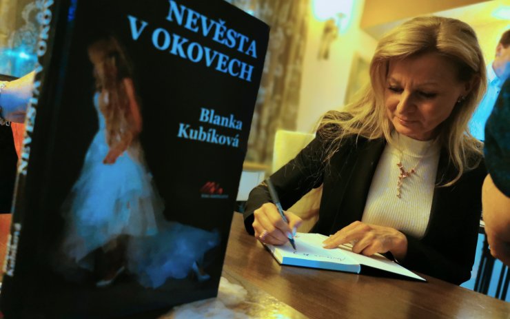 Mostecká autorka Blanka Kubíková vydala svou prvotinu. Napínavý příběh okořeňují erotické pasáže