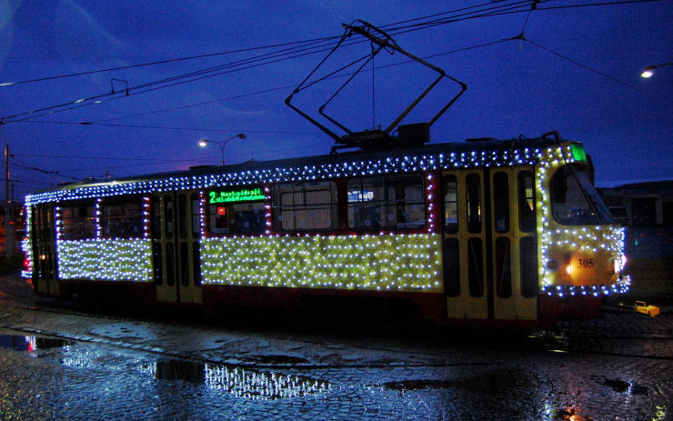 Během první adventní neděle vyjede do provozu Vánoční tramvaj 