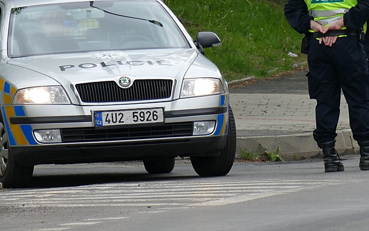Další dopravní akce na Mostecku: Pokutu kromě šesti šoférů dostal i jeden chodec