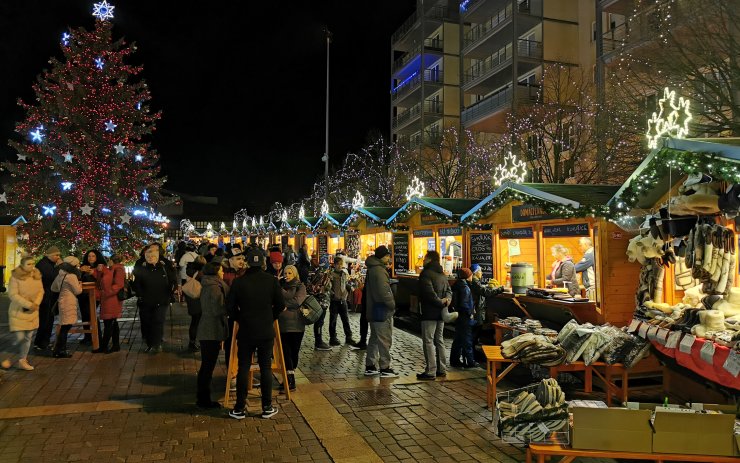 Obezřetnost se vyplatí, ženu okradli na mosteckých vánočních trzích