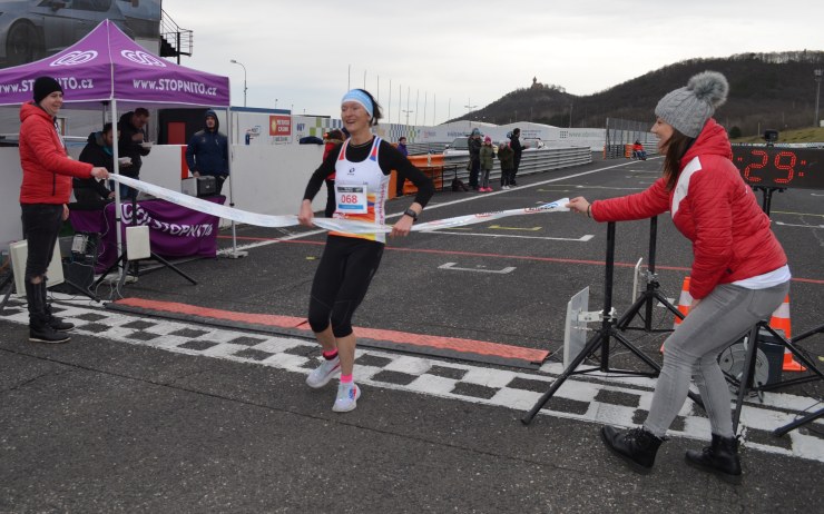 Půlmaraton na autodromu má první zahraniční vítězku