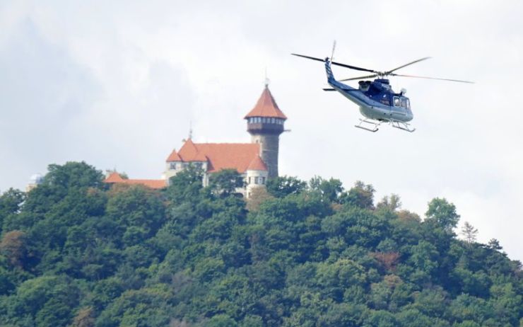 Policisté a hasiči pátrali u Vtelna po údajně spadlém letadlu, žádné neobjevili