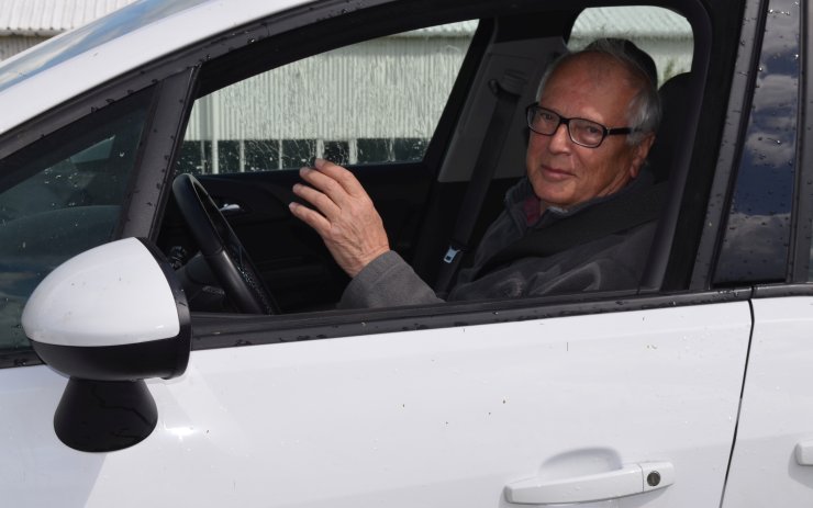 Třiaosmdesátiletý Rudolf Kluna si kurz bezpečné jízdy užívá