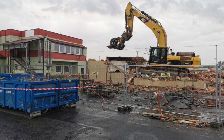 V Litvínově začala další demolice. Budovy musí ustoupit dopravnímu terminálu