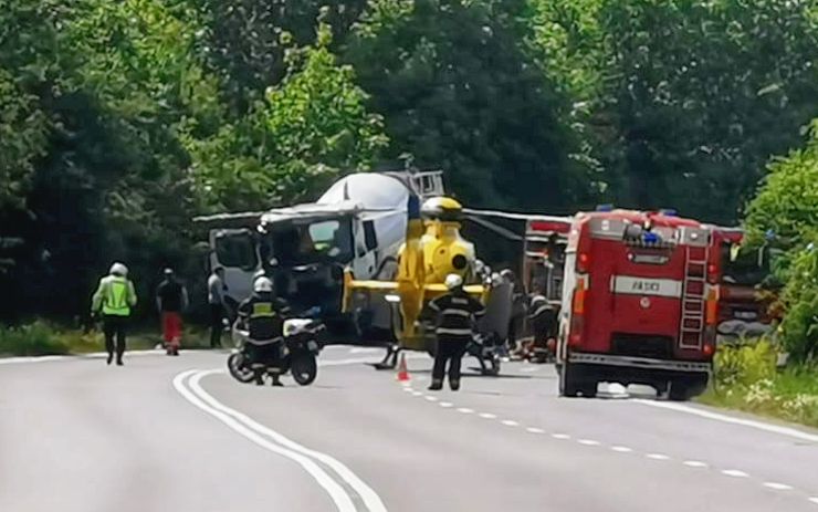 Zemřel řidič a jeho spolujezdec. Policie zveřejnila detaily k tragické nehodě na silnici z Loun na Most
