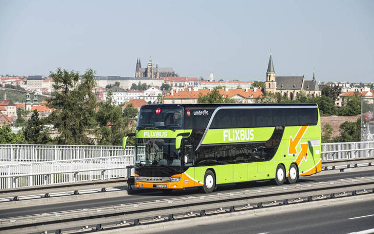 FlixBus mezi Prahou a Louny přidává další spoje, pojede až šest autobusů
