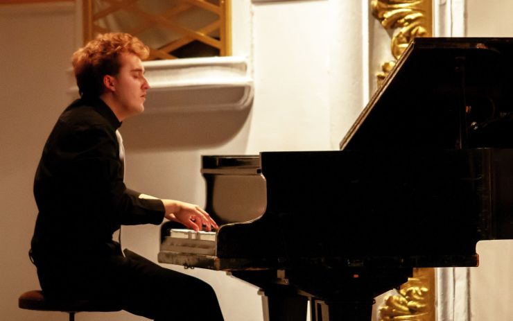  Mostecký klavírista Martin Rufer propluje mezi žánry