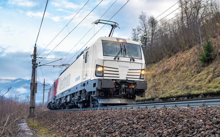 Unipetrol Doprava rozšiřuje svou železniční flotilu o čtyři nové lokomotivy Siemens Vectron MS