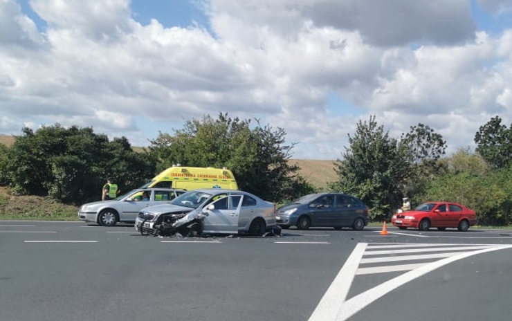 AKTUÁLNĚ: Záchranné složky zasahují na silnici mezi Mostem a Louny, došlo tu k nehodě