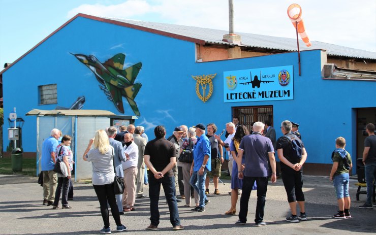 OBRAZEM: Nové muzeum v Bezděkově odkrývá vzácné artefakty letecké historie. Nyní má i nový kabát