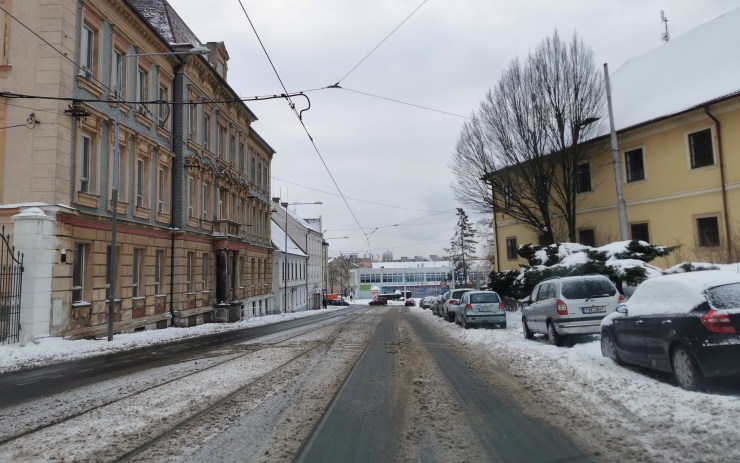 Litvínov: Ne všechny silnice patří městu. Radnice popisuje zimní údržbu a reaguje na výtky