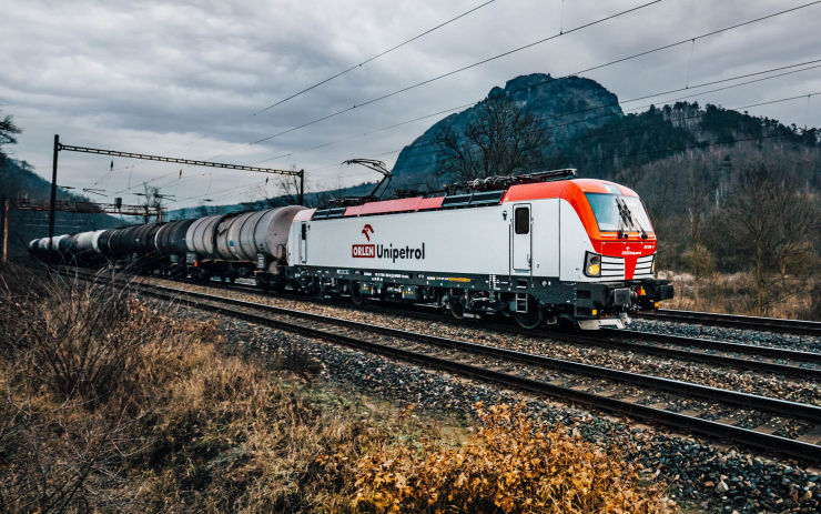 ORLEN Unipetrol modernizuje vozový park. Chemii pomáhají přepravovat silné lokomotivy Siemens Vectron MS 