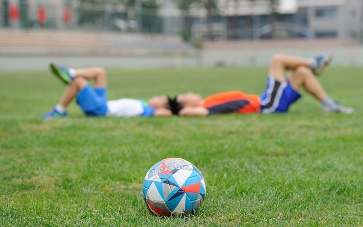 Dopady zavřených škol a zákazu setkávání: Vrátí se děti ke sportu a do kroužků?