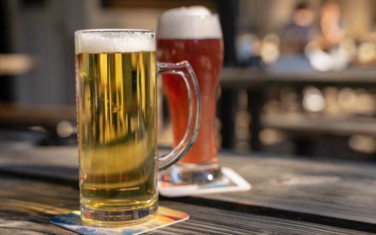 V pondělí se otevřou zahrádky restaurací a rozběhne se kulturní život: Za jakých podmínek můžete na pivo?