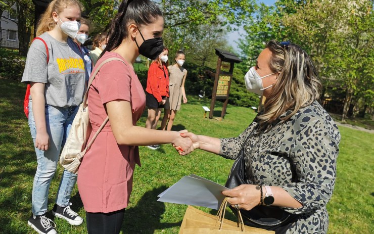 VIDEO: V mostecké škole hlasovali, co mají pořídit za sto tisíc korun od města