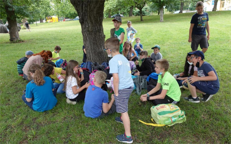 Příměstský tábor litvínovské knihovny slaví narozeniny, děti baví už 15 let