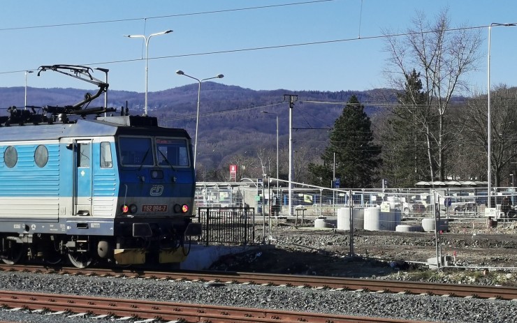 Stavba dopravního terminálu v Litvínově se protáhne, termín dokončení prodloužila výstavba kolejí