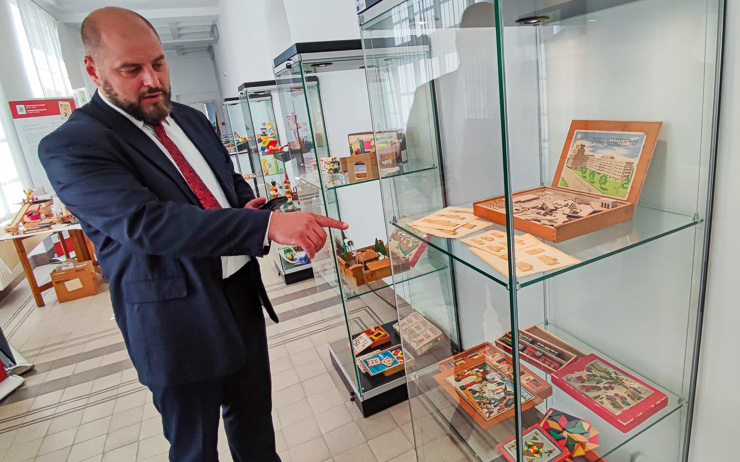 Badatelé za pět minut dvanáct skládají střípky z historie výroby hraček na Mostecku i v Sasku. Výsledky ukazují v muzeu