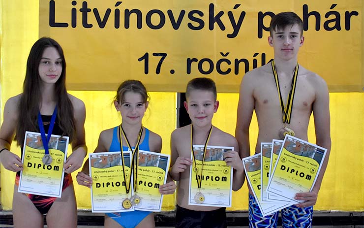 Plavecké závody v Litvínově: Pohár zůstal díky Petru Adamcovi doma