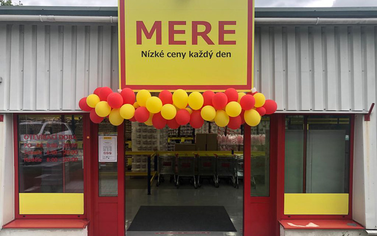 Nový řetězec obchodů MERE vstupuje na český trh. Prodejnu dnes otevřel v Ústeckém kraji!