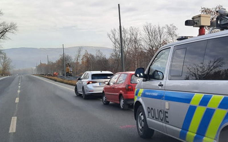 AKTUÁLNĚ Z DOPRAVY: Další nehoda u stavby nové tramvajové trati. Srazila se dvě auta