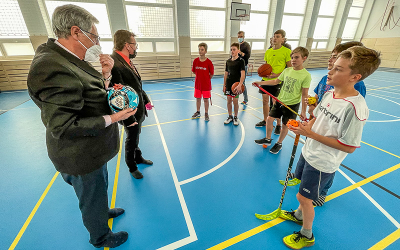Základní škola v Meziboří má nové tělocvičny. Jsou z nich moderní sportoviště