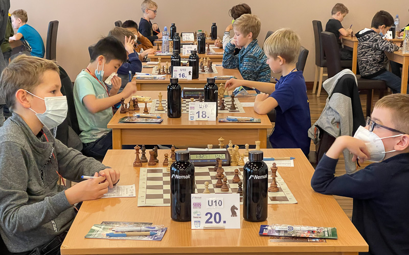 V Mostě začal šachový turnaj Mistrovství Čech pro děti do osmi a deseti let
