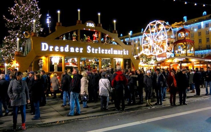 V Drážďanech kvůli sílící epidemii zrušili slavný Striezelmarkt. Nebudou tam ani jiné vánoční trhy