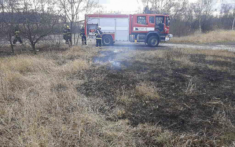 Zásahy kvůli pyrotechnice v Mostě nekončí! Hasiči vyjížděli k dalšímu požáru