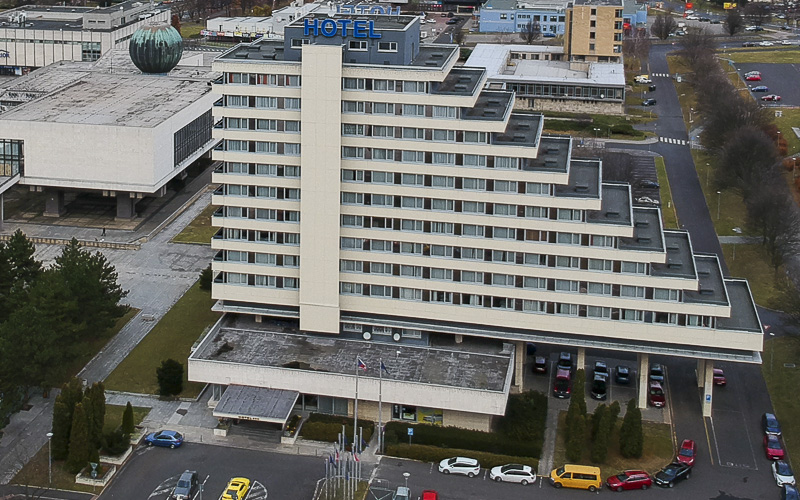 Město Most může pomoci až 100 rodinám z Ukrajiny! Nabízí svůj hotel Cascade a další podporu