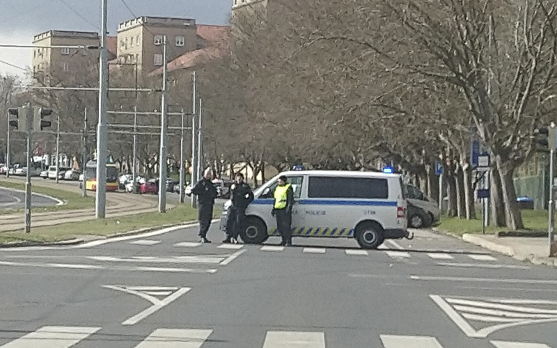 AKTUÁLNĚ: Část hlavní mostecké třídy je uzavřená kvůli havárii