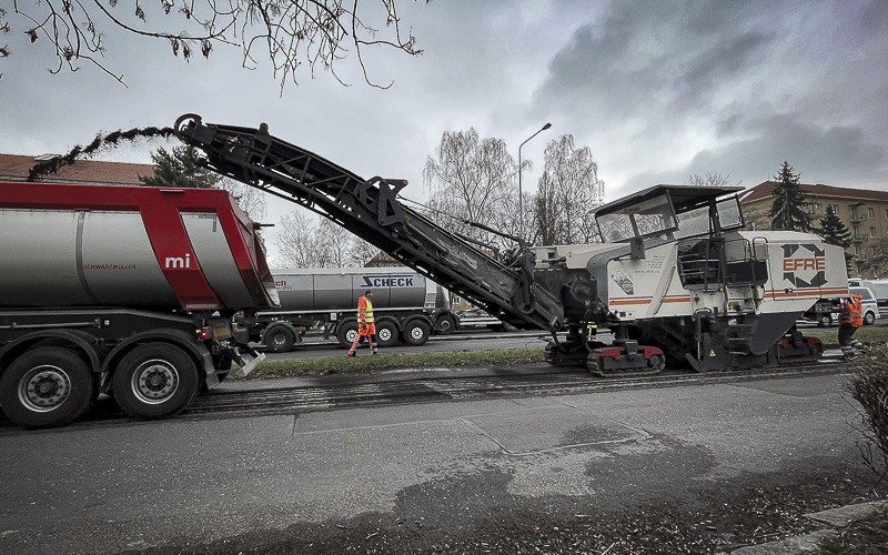 Upozornění pro řidiče: Město Most zveřejnilo, kdy se bude asfaltovat v ulici ČSA