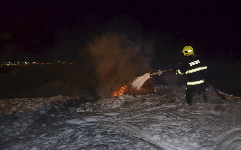 V noci hořelo Celio, Litvínov vydal lidem doporučení nevětrat