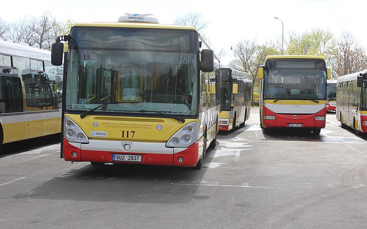 Nafta zdražuje, Litvínov připlatí za městskou hromadnou dopravu