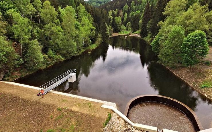 Lesy ČR vracejí do krajiny vodu. Tuto vodní nádrž obnovily za téměř osm milionů korun