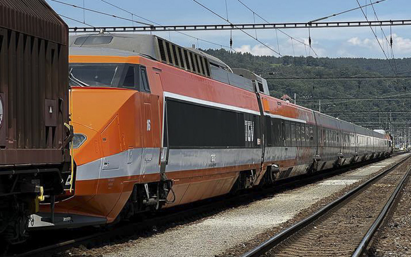 TGV už je v Česku! Z Děčína souprava vyrazila na týdenní tour po republice