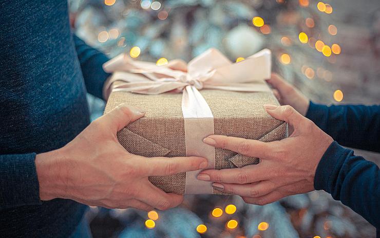 Ekonom: Připravte se na pořádně drahé a zároveň chudé Vánoce