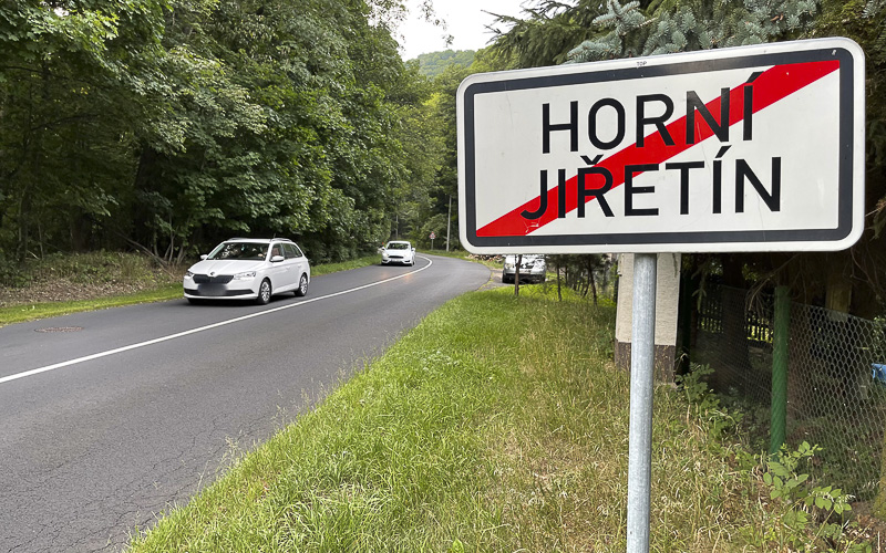 Velká komplikace pro řidiče: Zavírá se silnice mezi Horním Jiřetínem a Novou Vsí v Horách!