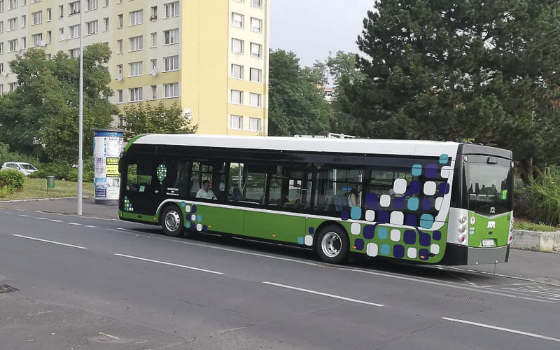 Už jste jeli v Mostě elektrobusem? Takhle popisuje svoji dnešní zkušenost cestující