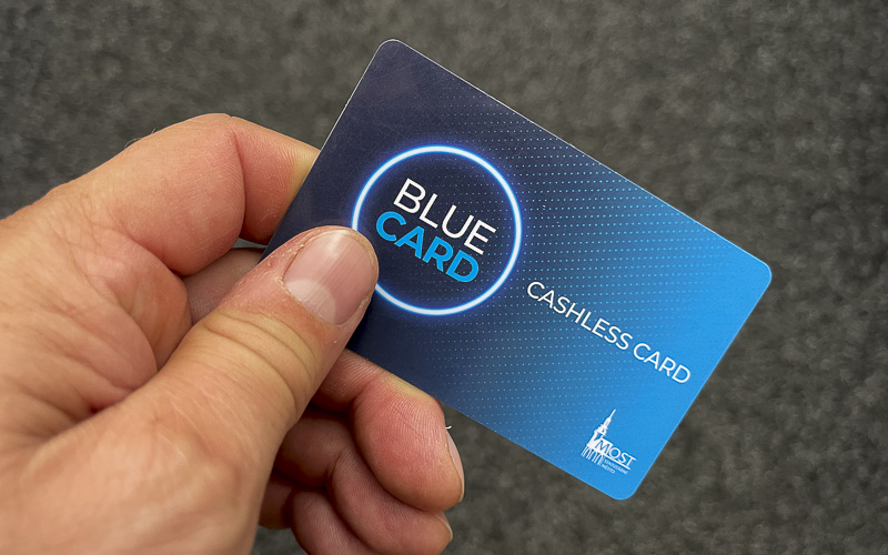 Na Mostecké slavnosti bude možné platit hotově i s pomocí Blue Card