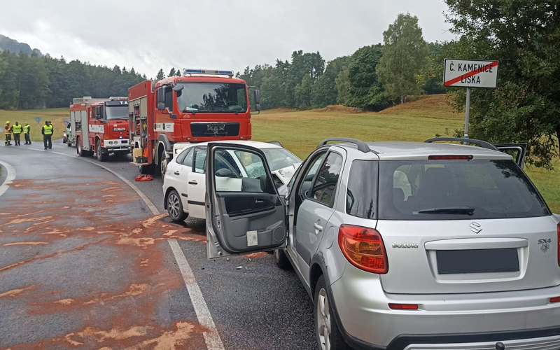 FOTO: Sobotní těžké havárie v Ústeckém kraji. Zranilo se devět lidí