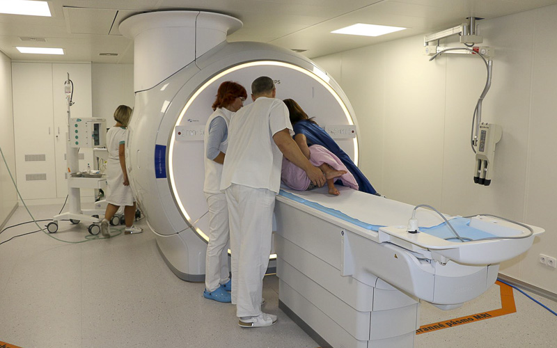 Vyšetření dětí na magnetické rezonanci je v mostecké nemocnici nově možné v celkové anestezii
