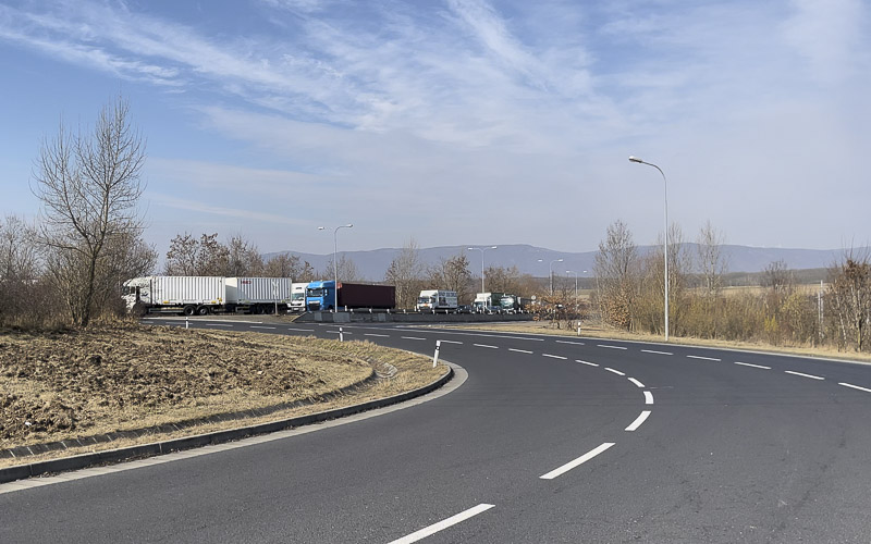 Řidiči, pozor! Silničáři začnou opravovat třináctku u Matyldy. Jízdní pás od Chomutova na Most bude uzavřen