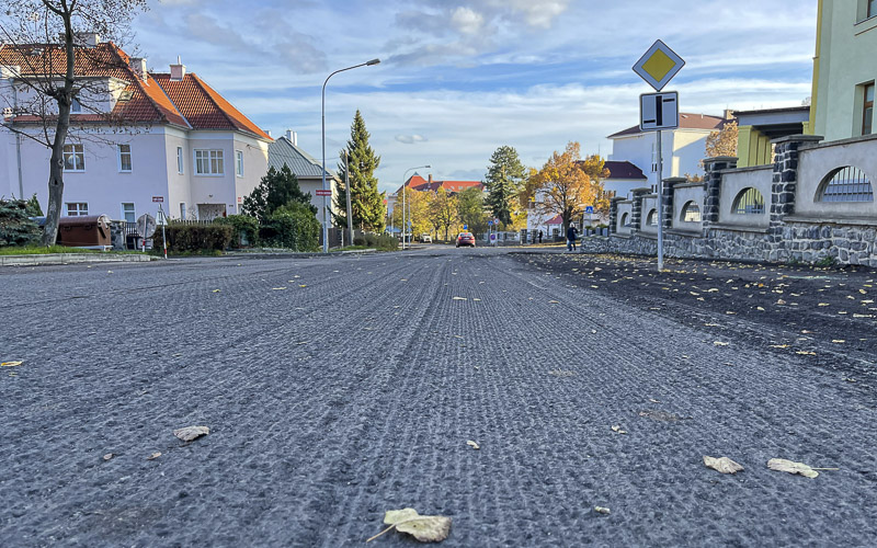 V Mostě se mění povrch celé ulice, muselo se dlouho čekat na opravy sítí