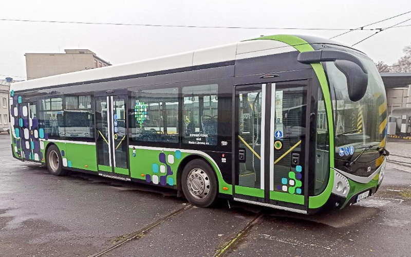 Jízdy elektrobusem v Mostě končí. Lidé si chválili hlavně tichou jízdu