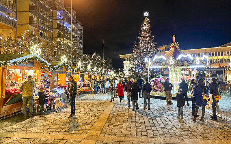 Kdy se rozsvítí vánoční stromy? Přinášíme velký přehled 15 slavnostních zahájení adventu v našem regionu!