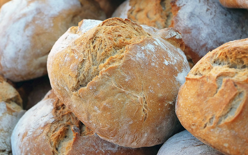 Muže zaujal chleba za 13 korun, prodejce na něj řval vzteky