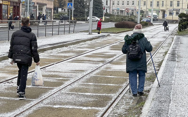 V Litvínově probíhá po výluce zkušební provoz tramvají, lidé by neměli vstupovat do dráhy