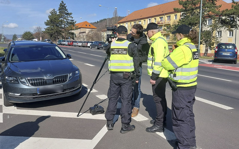 Strážníci v Mostě mají nový radar. Známe místa, kde s ním budou měřit